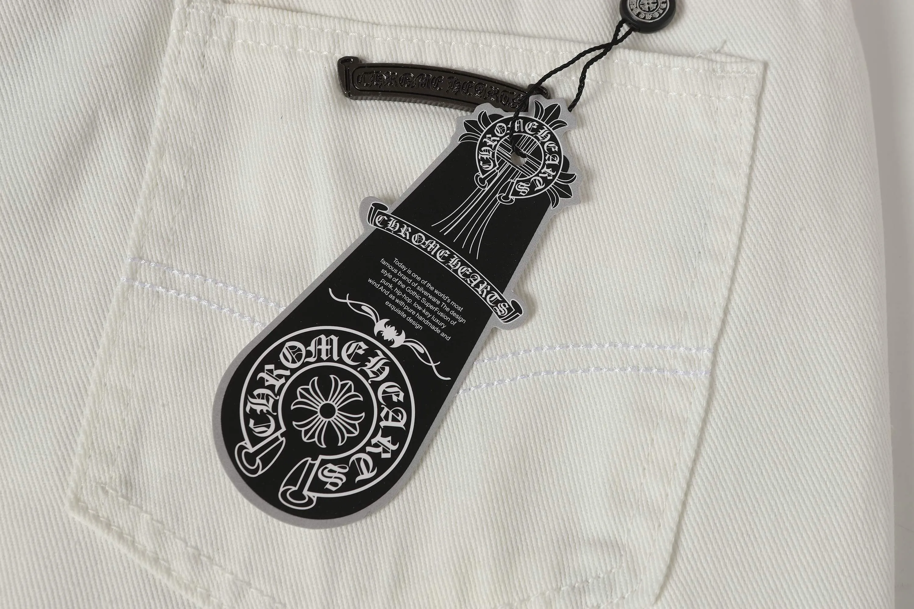 P280 -Chrome Hearts/Chrome Hearts 25ss classic white cow series colored leather cross washed color cloth men's and women's denim trousers -Vibe style straight stacked god-level version -Carbon fine bias denim color cloth -Old vintage complete set of hardware - Chrome Hearts white cow series The high version uses high-ounce custom fabrics, fermentation washing and soft color fixation, soft and thick to wear, the details are all hand-polished and manufactured with craftsmanship, all-over jacquard fabrics, unique design style After multiple processes to create a full retro feel, a niche and unique non-contrast shirt, custom-made distressed spray-painted buttons, every detail is crafted with craftsmanship. Color: Picture color Code number: 28-36